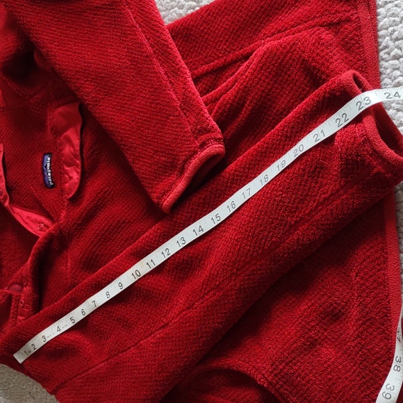 Patagonia Medium Red T-Snap Textured Pullover Fleece - Picture 7 of 16